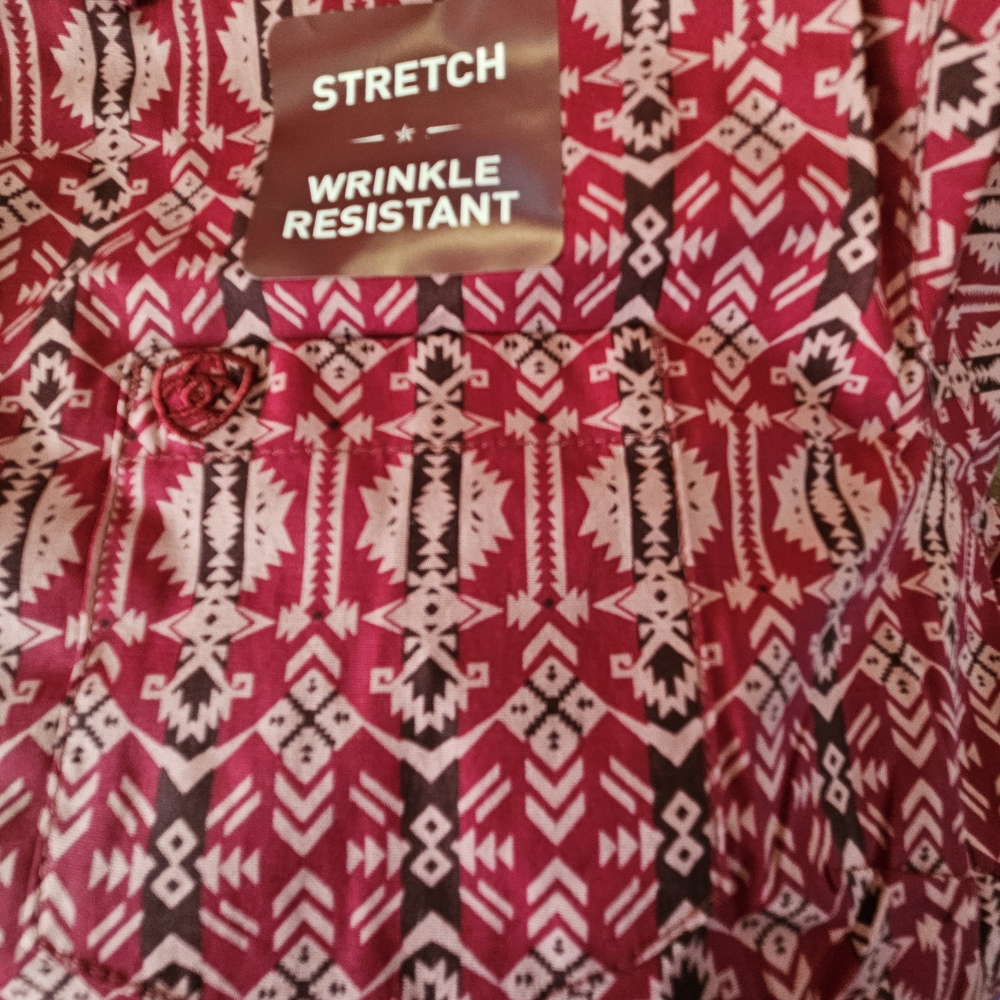 Ariat NWT Red and White Geometric Button-Down Shirt - Picture 2 of 3